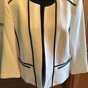 Kasper White and Black Women's Blazer